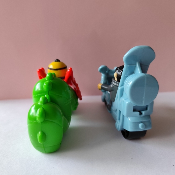 McDonald’s Happy Meal Toy Minions The Rise of Gru 2022 Lot of 2 - Picture 5 of 8